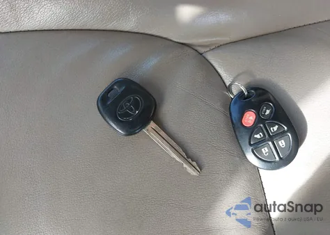 2010 Toyota Sienna Xle from USA, damaged, VIN 5TDYK4CC3AS321796